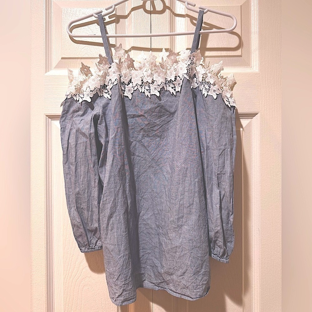 Messini blue stripe bubble sleeve off-Shoulder Top with White Lace Size M EUC